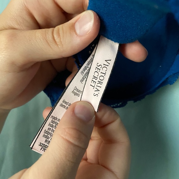 Victoria’s Secret Blue Lace Bra - Picture 3 of 3